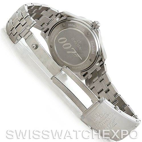 The image shows the back case and bracelet of an Omega Seamaster 2226.80.00 Men
s Stainless Steel Blue Dial 2226.80.00 Men
s Stainless Steel Blue Dial watch, highlighting the clasp and "007" engraving.