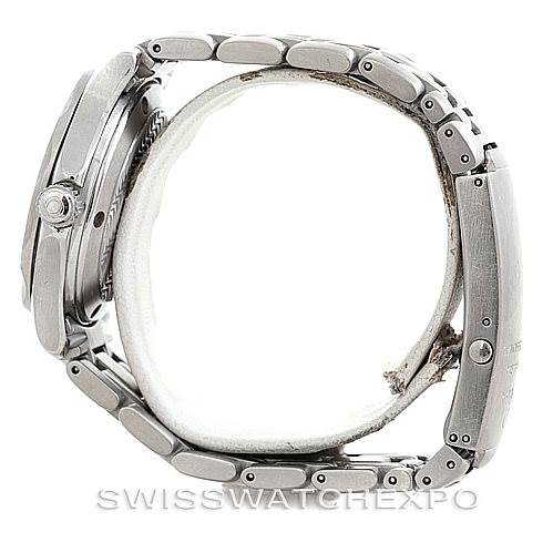 This image shows a side view of the Omega Seamaster 2252.50.00 Men
s Stainless Steel Black Dial 2252.50.00 Men
s Stainless Steel Black Dial watch, highlighting the bracelet, crown, bezel, and lugs.