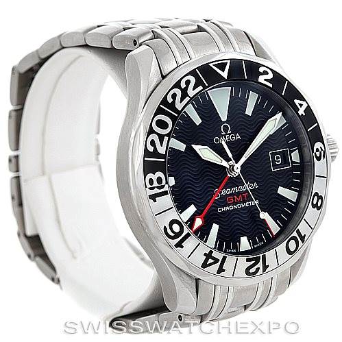 This image shows an Omega Seamaster 2234.50.00 Men
s Stainless Steel Black Dial 2234.50.00 Men
s Stainless Steel Black Dial watch angled to display the face, bezel, crown, and part of the bracelet.