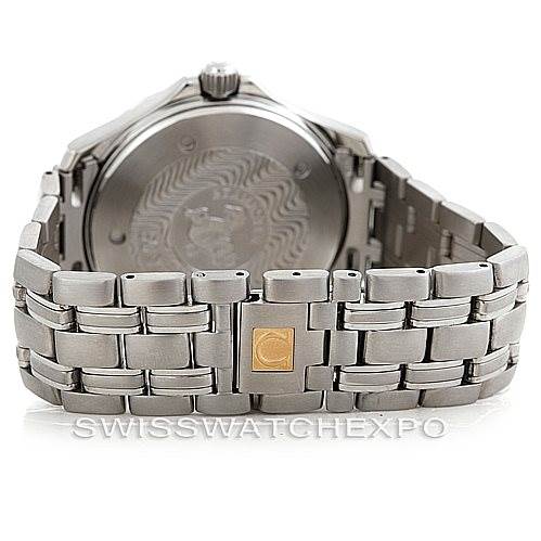 The image shows the back and bracelet of the Omega Seamaster 2234.50.00 Men
s Stainless Steel Black Dial 2234.50.00 Men
s Stainless Steel Black Dial watch, highlighting the clasp and the engraved case back.