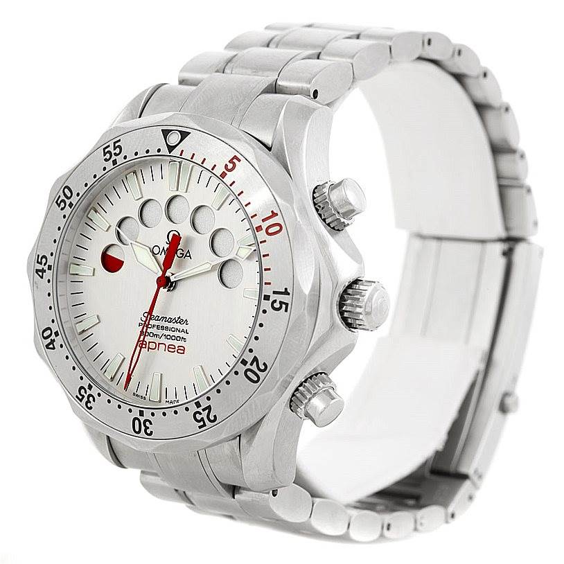 This image shows a side angle of the Omega Seamaster 2595.30.00 Men
s Stainless Steel Silver Dial 2595.30.00 Men
s Stainless Steel Silver Dial watch, highlighting the dial, bezel, crown, and bracelet.