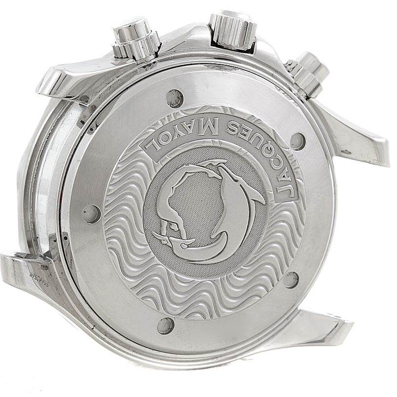 The image shows the case back of the Omega Seamaster 2595.30.00 Men
s Stainless Steel Silver Dial 2595.30.00 Men
s Stainless Steel Silver Dial watch, featuring an embossed design and brand logos.