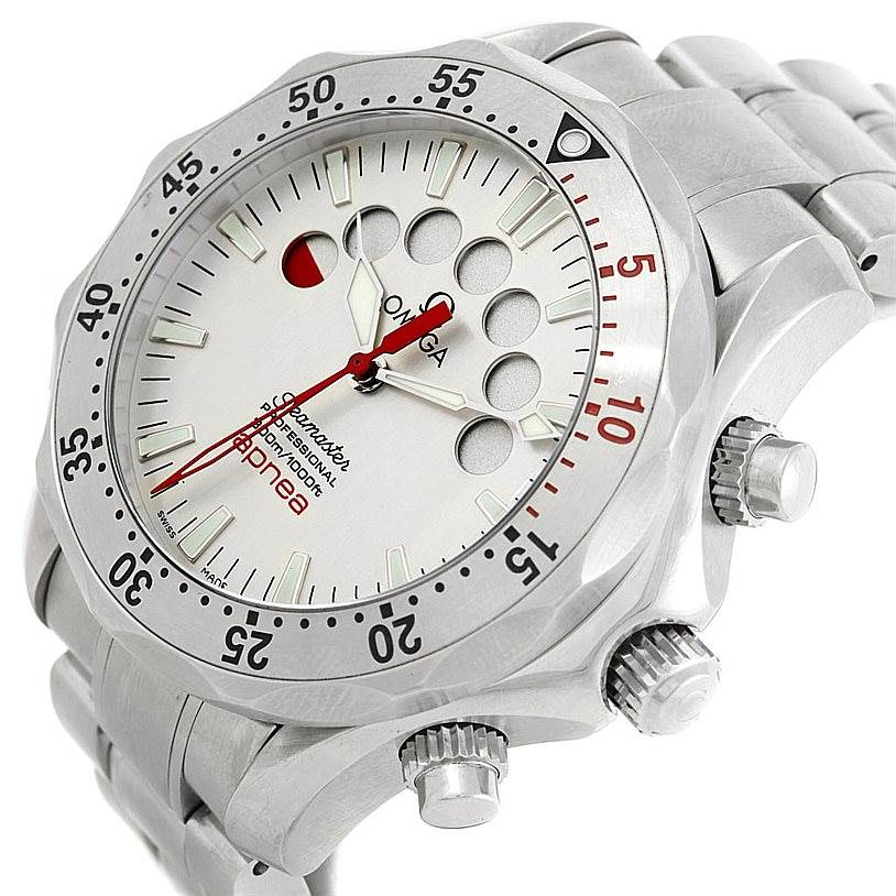 The image shows an angled view of the Omega Seamaster 2595.30.00 Men
s Stainless Steel Silver Dial 2595.30.00 Men
s Stainless Steel Silver Dial watch, highlighting the face, bezel, crown, and bracelet.