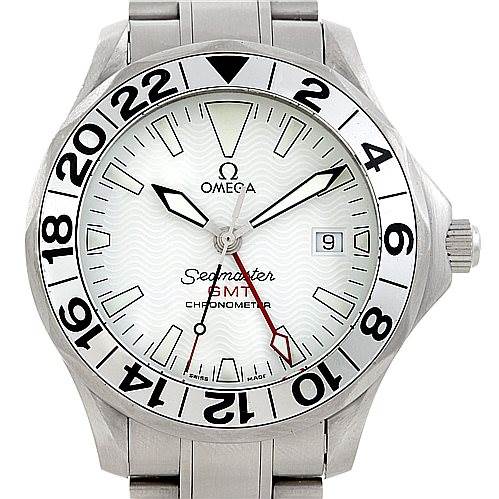 This image shows a front view of the Omega Seamaster 2538.20.00 Men
s Stainless Steel White Dial 2538.20.00 Men
s Stainless Steel White Dial GMT Chronometer, highlighting its dial, bezel, and bracelet.