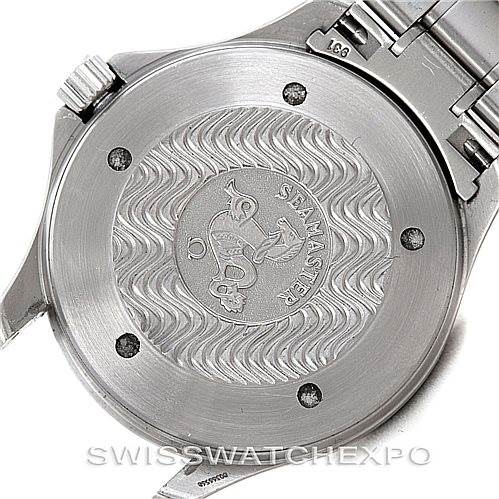This image shows the case back of an Omega Seamaster 2538.20.00 Men
s Stainless Steel White Dial 2538.20.00 Men
s Stainless Steel White Dial watch, highlighting the engraved logo and screw-down case back design.