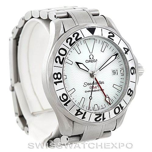 The image shows an angled view of an Omega Seamaster 2538.20.00 Men
s Stainless Steel White Dial 2538.20.00 Men
s Stainless Steel White Dial GMT, highlighting the dial, bezel, and bracelet.