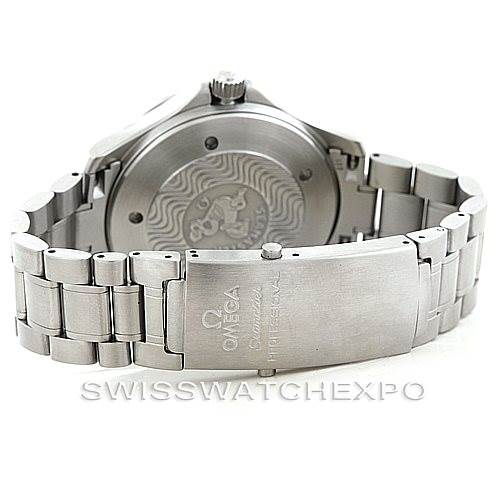 The image shows the back case and clasp of an Omega Seamaster 2538.20.00 Men
s Stainless Steel White Dial 2538.20.00 Men
s Stainless Steel White Dial watch from an angled rear view.