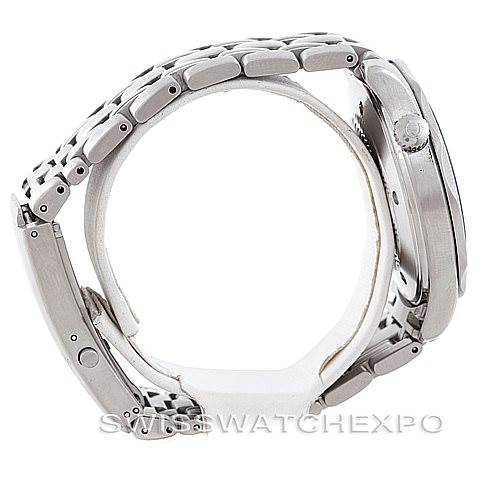 The image shows a side view of an Omega Seamaster 2541.80.00 Men
s Stainless Steel Blue Dial 2541.80.00 Men
s Stainless Steel Blue Dial watch, highlighting its case, crown, and bracelet.