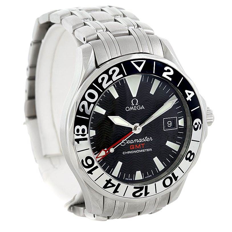 This image shows the front view of an Omega Seamaster 2234.50.00 Men
s Stainless Steel Black Dial 2234.50.00 Men
s Stainless Steel Black Dial watch, highlighting the dial, bezel, and stainless steel bracelet.