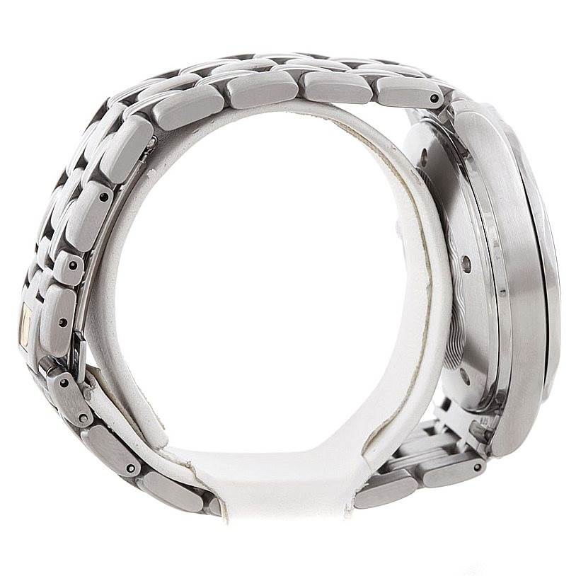 The image shows a side view of an Omega Seamaster 2234.50.00 Men
s Stainless Steel Black Dial 2234.50.00 Men
s Stainless Steel Black Dial watch, focusing on its stainless steel bracelet and case.