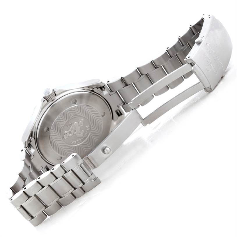 The image shows the back and clasp of an Omega Seamaster 2254.50.00 Men
s Stainless Steel Black Dial 2254.50.00 Men
s Stainless Steel Black Dial watch.