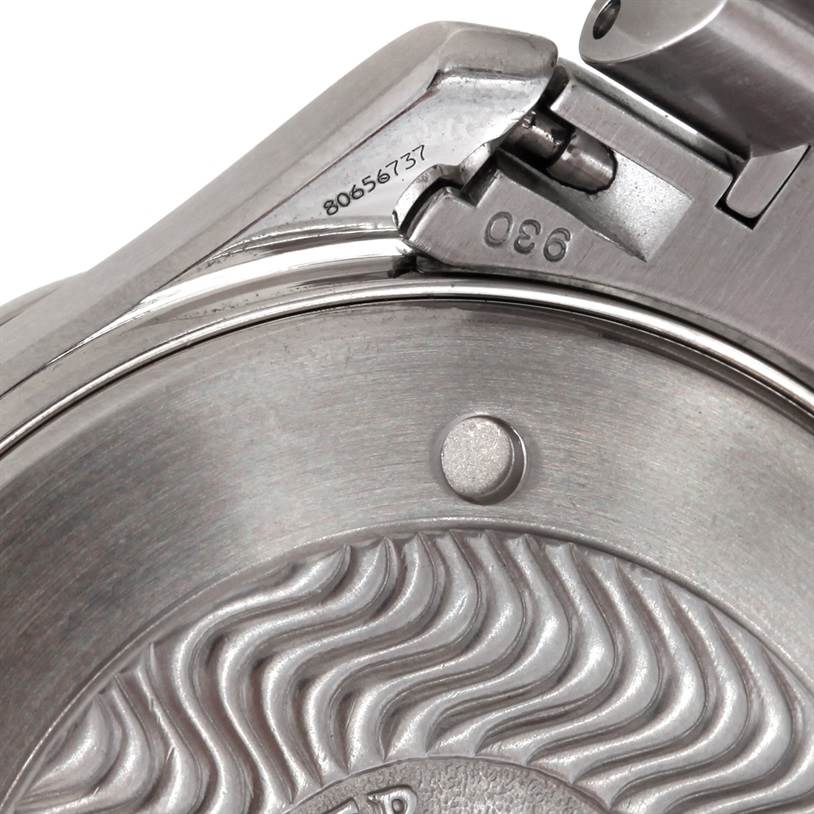 This image shows the back case and serial number detail of the Omega Seamaster 2254.50.00 Men
s Stainless Steel Black Dial 2254.50.00 Men
s Stainless Steel Black Dial model watch from a close-up angle.