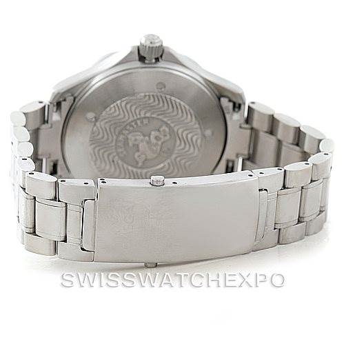 This image shows the back and bracelet of an Omega Seamaster 2538.20.00 Men
s Stainless Steel White Dial 2538.20.00 Men
s Stainless Steel White Dial watch, viewed from the rear.