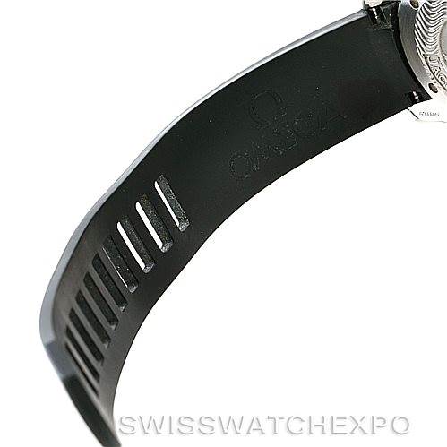 The image shows a close-up of the rubber strap of an Omega Seamaster 2595.30.00 Men
s Stainless Steel Black Dial 2595.30.00 Men
s Stainless Steel Black Dial watch, highlighting the inner part and adjustment holes.