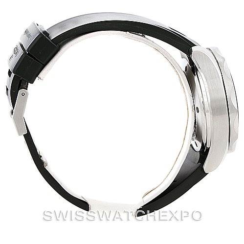 This image shows a side profile of an Omega Seamaster 2595.30.00 Men
s Stainless Steel Black Dial 2595.30.00 Men
s Stainless Steel Black Dial watch, highlighting the band, clasp, and watch case.