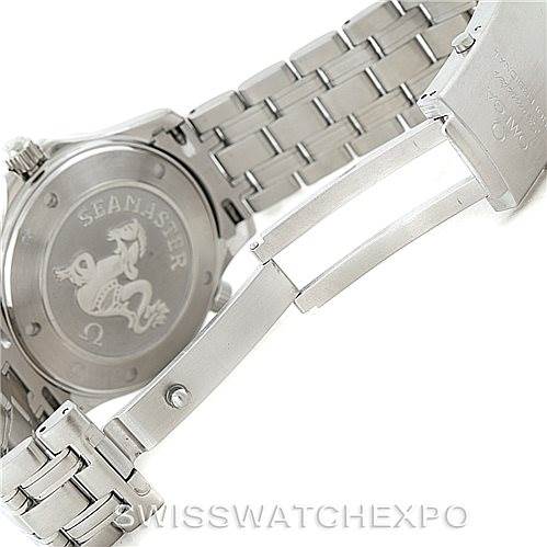 The image shows the back case and bracelet with the clasp of the Omega Seamaster 2221.80.00 Men
s Stainless Steel Blue Dial 2221.80.00 Men
s Stainless Steel Blue Dial watch.