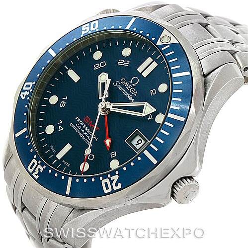 The image shows a close-up angle of the Omega Seamaster 2535.80.00 Men
s Stainless Steel Blue Dial 2535.80.00 Men
s Stainless Steel Blue Dial watch, highlighting its blue dial, bezel, and stainless steel bracelet.