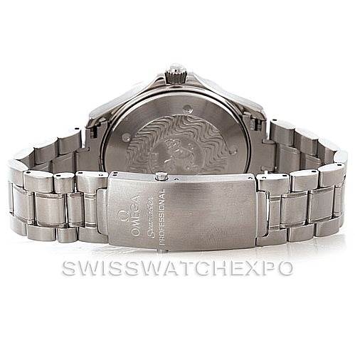 The image shows the back view of an Omega Seamaster 2254.50.00 Men
s Stainless Steel Black Dial 2254.50.00 Men
s Stainless Steel Black Dial watch, highlighting its clasp and bracelet.