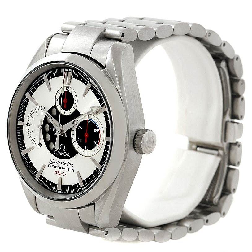 This image shows a side angle of the Omega Seamaster 2513.30.00 Men
s Stainless Steel Silver Dial 2513.30.00 Men
s Stainless Steel Silver Dial chronograph watch, displaying the face, bezel, crown, and bracelet.