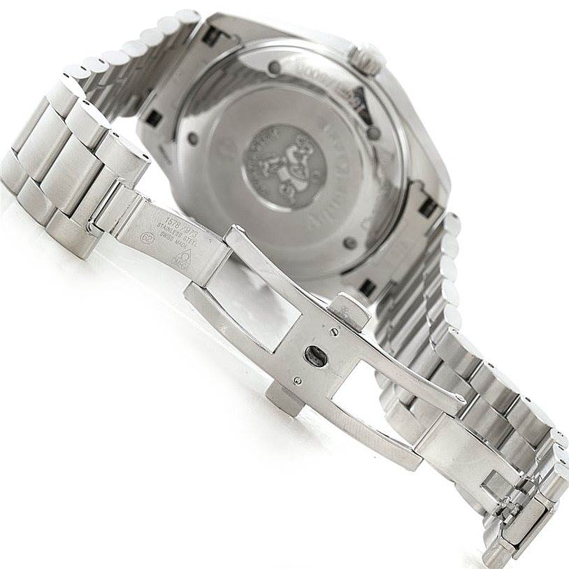 The image shows the backside and the clasp mechanism of the Omega Seamaster 2513.30.00 Men
s Stainless Steel Silver Dial 2513.30.00 Men
s Stainless Steel Silver Dial watch, highlighting its stainless steel bracelet and case back.
