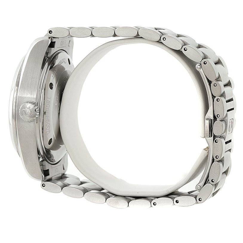 The image shows a side view of an Omega Seamaster 2513.30.00 Men
s Stainless Steel Silver Dial 2513.30.00 Men
s Stainless Steel Silver Dial watch, highlighting its clasp and stainless steel bracelet.