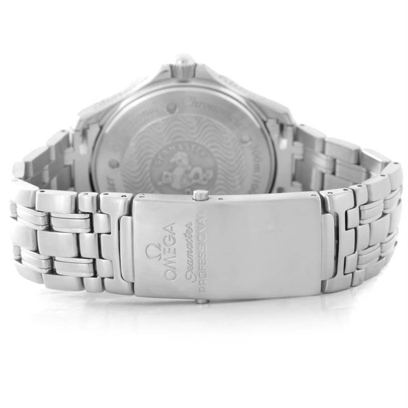 This image shows the back case and clasp of the Omega Seamaster 2533.50.00 Men
s Stainless Steel Black Dial 2533.50.00 Men
s Stainless Steel Black Dial watch, highlighting the bracelet and engraved back.