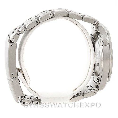 This side view of the Omega Seamaster 2561.80.00 Men
s Stainless Steel Blue Dial 2561.80.00 Men
s Stainless Steel Blue Dial model highlights the watch
s bracelet, clasp, and crown.