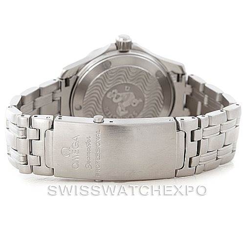 The image shows the back of an Omega Seamaster 2561.80.00 Men
s Stainless Steel Blue Dial 2561.80.00 Men
s Stainless Steel Blue Dial watch, highlighting the stainless steel bracelet and clasp.