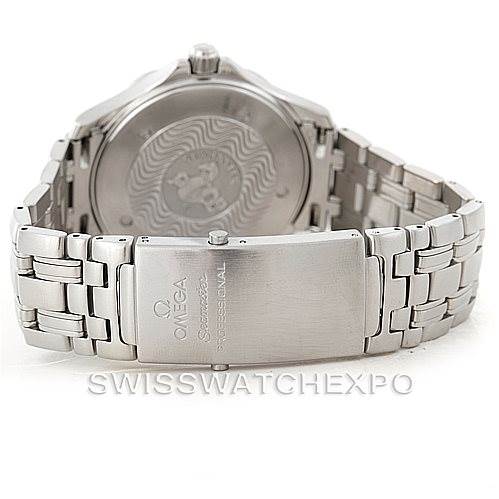 The image shows the back and clasp of the Omega Seamaster 2064.50.00 Men
s Stainless Steel Black Dial 2064.50.00 Men
s Stainless Steel Black Dial watch, highlighting its bracelet and case back detailing.