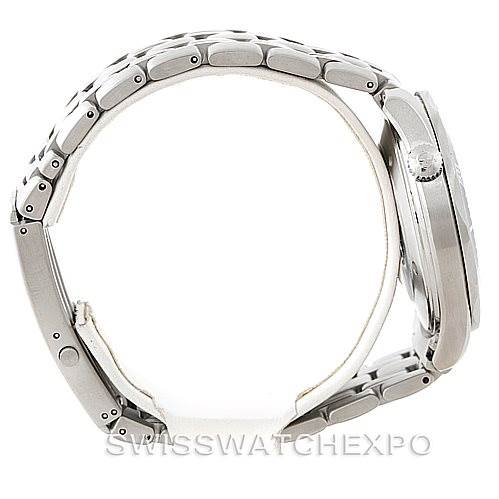 This side-angle view of the Omega Seamaster 2531.80.00 Men
s Stainless Steel Blue Dial 2531.80.00 Men
s Stainless Steel Blue Dial shows the bracelet, clasp, crown, and side of the case.