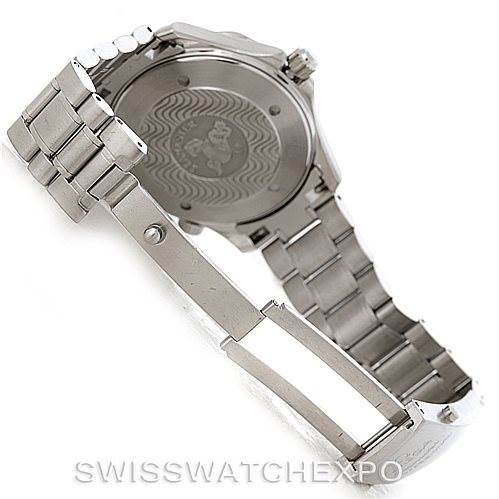 This image shows the back casing and metal bracelet of an Omega Seamaster 2254.50.00 Men
s Stainless Steel Black Dial 2254.50.00 Men
s Stainless Steel Black Dial watch.