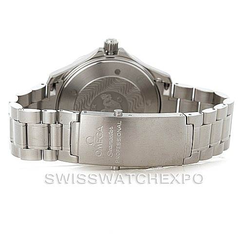 The image shows the back view of the Omega Seamaster 2254.50.00 Men
s Stainless Steel Black Dial 2254.50.00 Men
s Stainless Steel Black Dial watch, highlighting the clasp and bracelet.