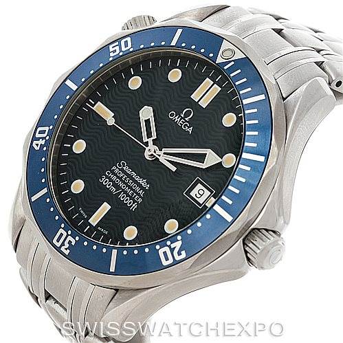The image shows a side angle of an Omega Seamaster 2531.80.00 Men
s Stainless Steel Blue Dial 2531.80.00 Men
s Stainless Steel Blue Dial watch, highlighting the bezel, dial, bracelet, and crown.