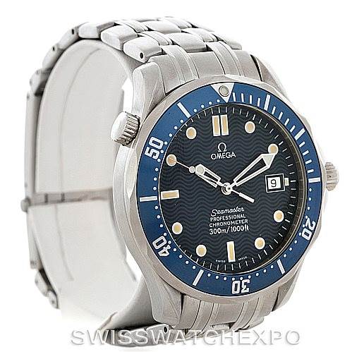 The image shows an angled view of the Omega Seamaster 2531.80.00 Men
s Stainless Steel Blue Dial 2531.80.00 Men
s Stainless Steel Blue Dial watch, highlighting its face, bezel, crown, and stainless steel bracelet.