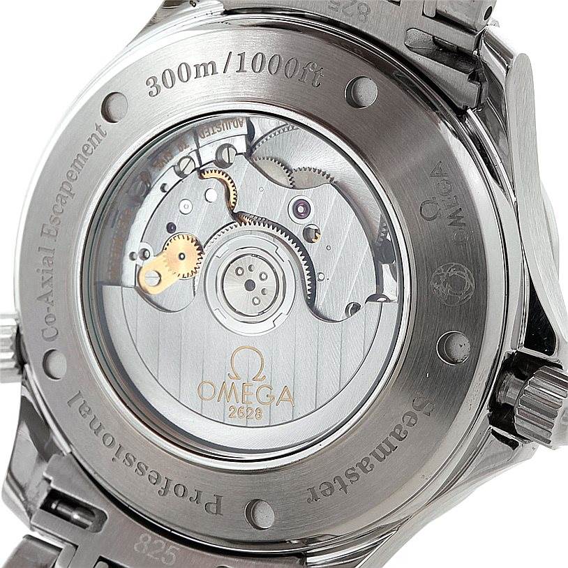 This image shows the back view of an Omega Seamaster 2535.80.00 Men
s Stainless Steel Blue Dial 2535.80.00 Men
s Stainless Steel Blue Dial watch, displaying its inner mechanical movement.