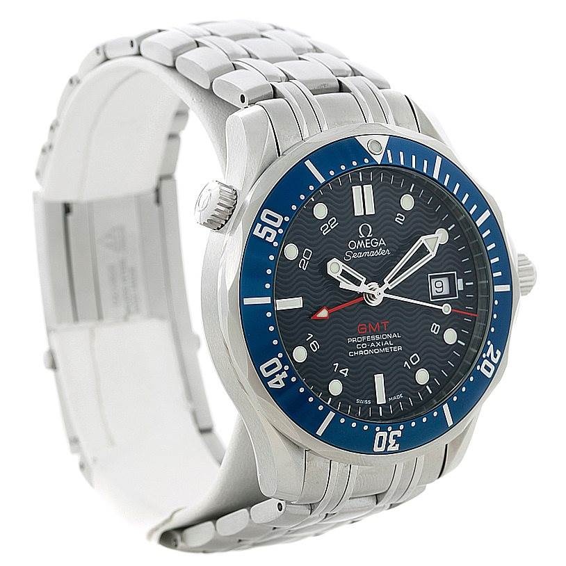 The image shows the Omega Seamaster 2535.80.00 Men
s Stainless Steel Blue Dial 2535.80.00 Men
s Stainless Steel Blue Dial watch at a slight angle from the front and left side, highlighting its dial, bezel, crown, and bracelet.