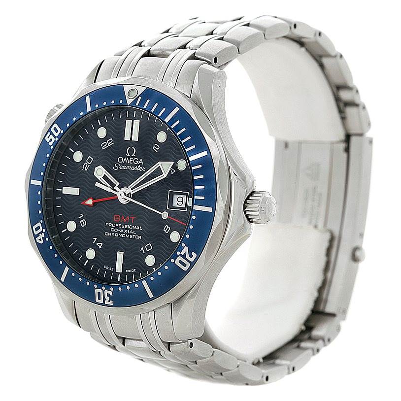 This image shows an Omega Seamaster 2535.80.00 Men
s Stainless Steel Blue Dial 2535.80.00 Men
s Stainless Steel Blue Dial watch at a three-quarter angle, displaying the face, bezel, crown, and bracelet.