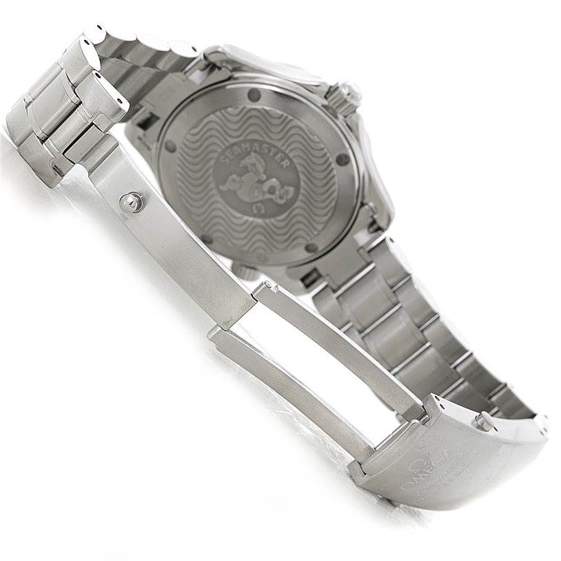 The image shows the back case and the partially opened clasp of an Omega Seamaster 2262.50.00 Men
s Stainless Steel Black Dial 2262.50.00 Men
s Stainless Steel Black Dial watch, displaying its metal bracelet.