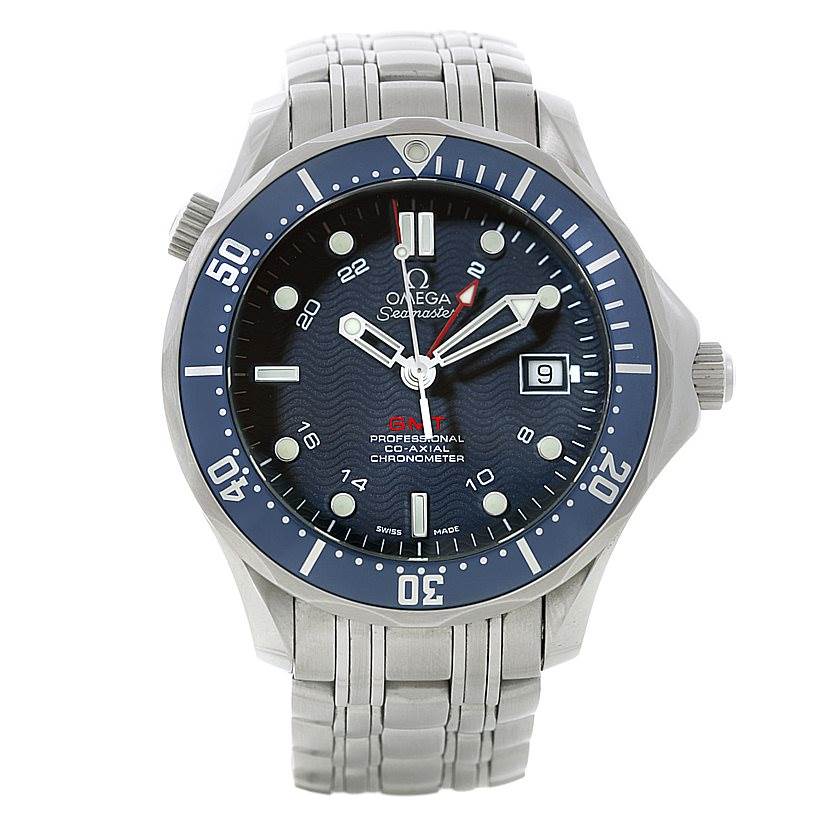 The image shows the front view of an Omega Seamaster 2535.80.00 Men
s Stainless Steel Blue Dial 2535.80.00 Men
s Stainless Steel Blue Dial watch, displaying the dial, bezel, date window, and part of the metal bracelet.