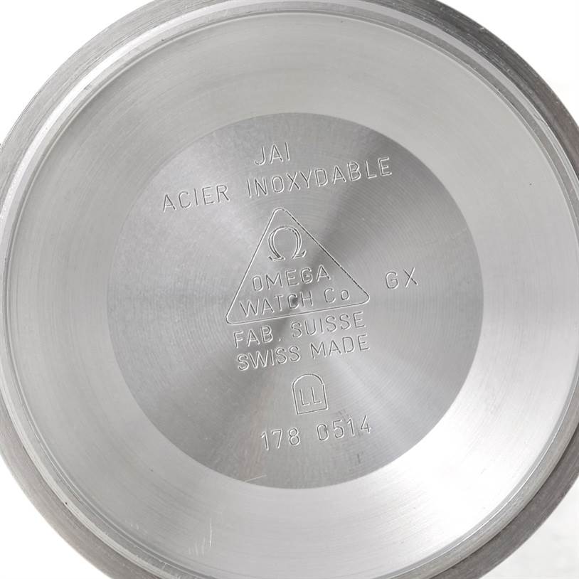 This is the case back of the Omega Seamaster 2598.20.00 Men
s Stainless Steel White Dial 2598.20.00 Men
s Stainless Steel White Dial watch, viewed from the inside.