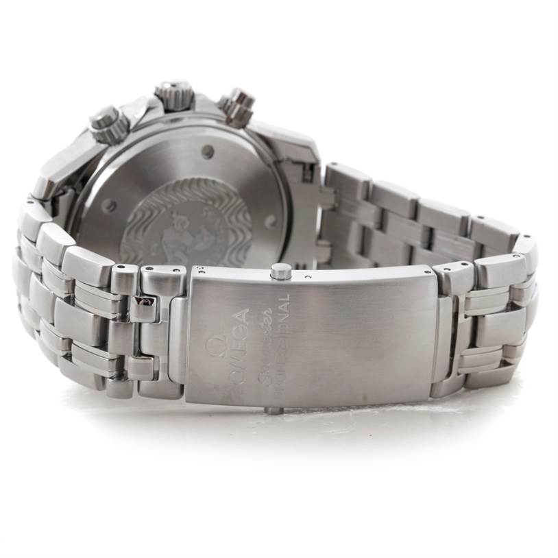 The image shows the backside of an Omega Seamaster 2598.20.00 Men
s Stainless Steel White Dial 2598.20.00 Men
s Stainless Steel White Dial watch, focusing on the case back and stainless steel bracelet with the Omega logo.