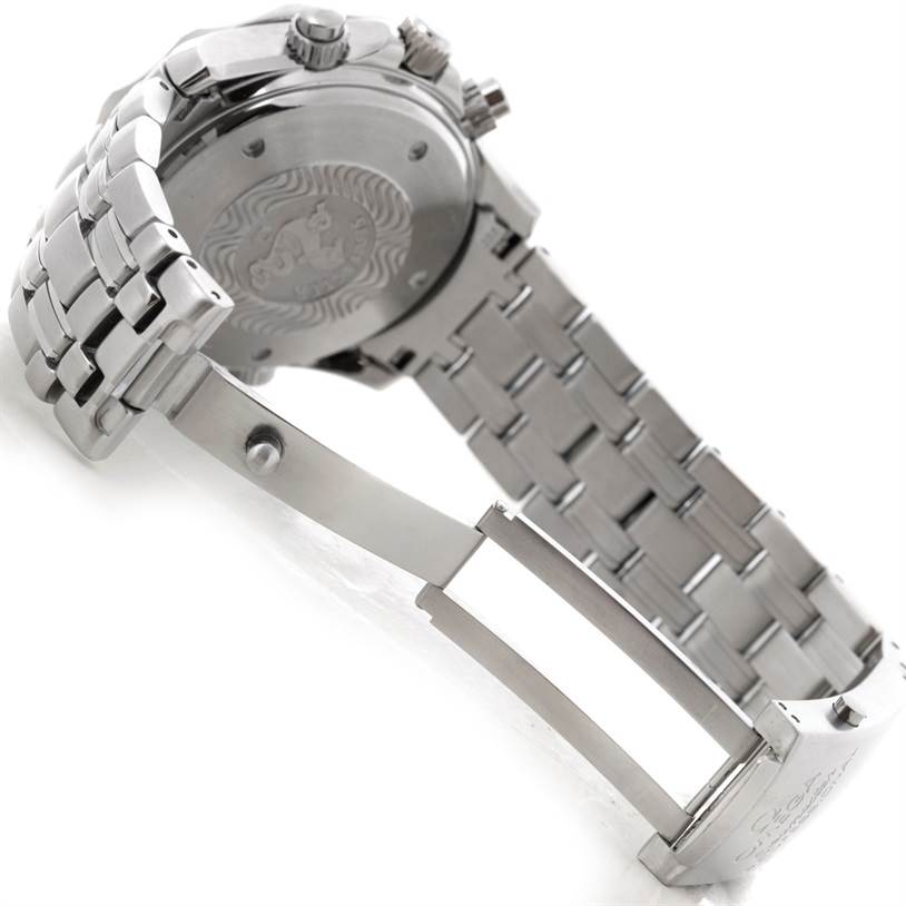 The image shows the open clasp, bracelet, and case back of an Omega Seamaster 2598.20.00 Men
s Stainless Steel White Dial 2598.20.00 Men
s Stainless Steel White Dial watch from a side angle.