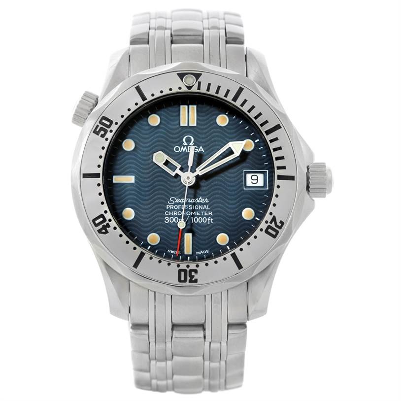 The image shows a front view of the Omega Seamaster 2552.80.00 Men
s Stainless Steel Blue Dial 2552.80.00 Men
s Stainless Steel Blue Dial watch, highlighting its face, bezel, hands, date window, and stainless steel bracelet.