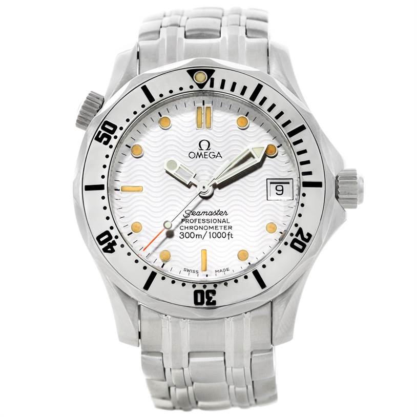 The Omega Seamaster 2552.20.00 Men
s Stainless Steel White Dial 2552.20.00 Men
s Stainless Steel White Dial watch is shown from a front view, displaying the dial, bezel, crown, and bracelet.