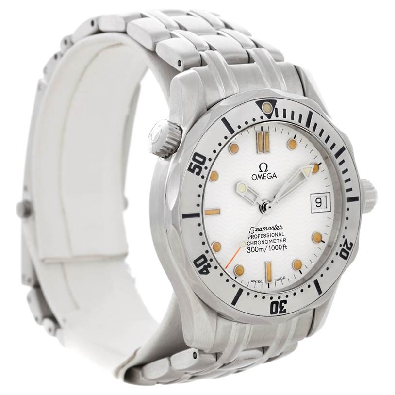 The image shows an Omega Seamaster 2552.20.00 Men
s Stainless Steel White Dial 2552.20.00 Men
s Stainless Steel White Dial watch from an angled side view, highlighting the dial, bezel, crown, and bracelet.