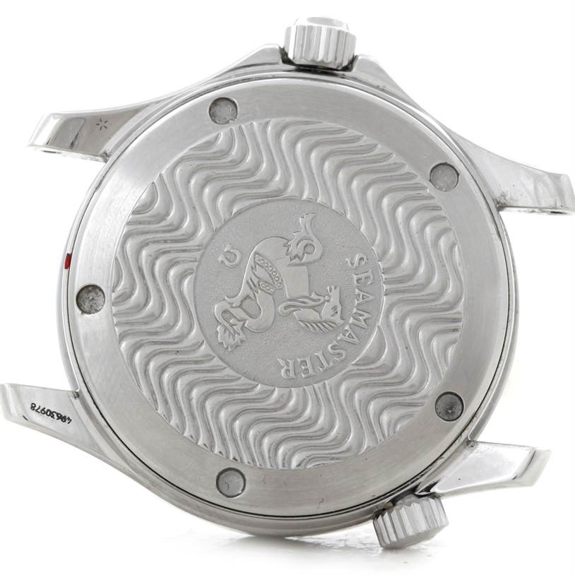 This is a rear view of an Omega Seamaster 2552.80.00 Men
s Stainless Steel Blue Dial 2552.80.00 Men
s Stainless Steel Blue Dial watch case, showcasing the logo and wave pattern on the back.