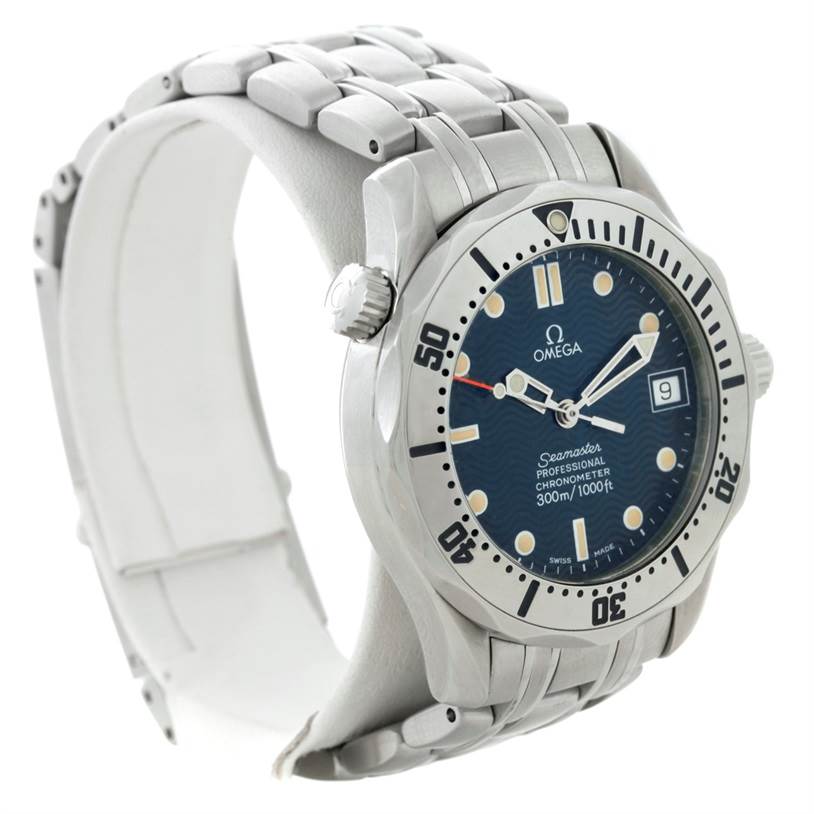 The image shows a side-angle view of an Omega Seamaster 2552.80.00 Men
s Stainless Steel Blue Dial 2552.80.00 Men
s Stainless Steel Blue Dial watch, highlighting the dial, bezel, crown, and part of the bracelet.