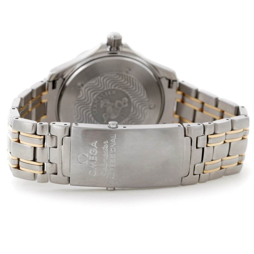 The image shows the rear view of an Omega Seamaster 2455.50.00 Men
s Stainless Steel Black Dial 2455.50.00 Men
s Stainless Steel Black Dial watch, highlighting the case back and metal bracelet with the clasp.