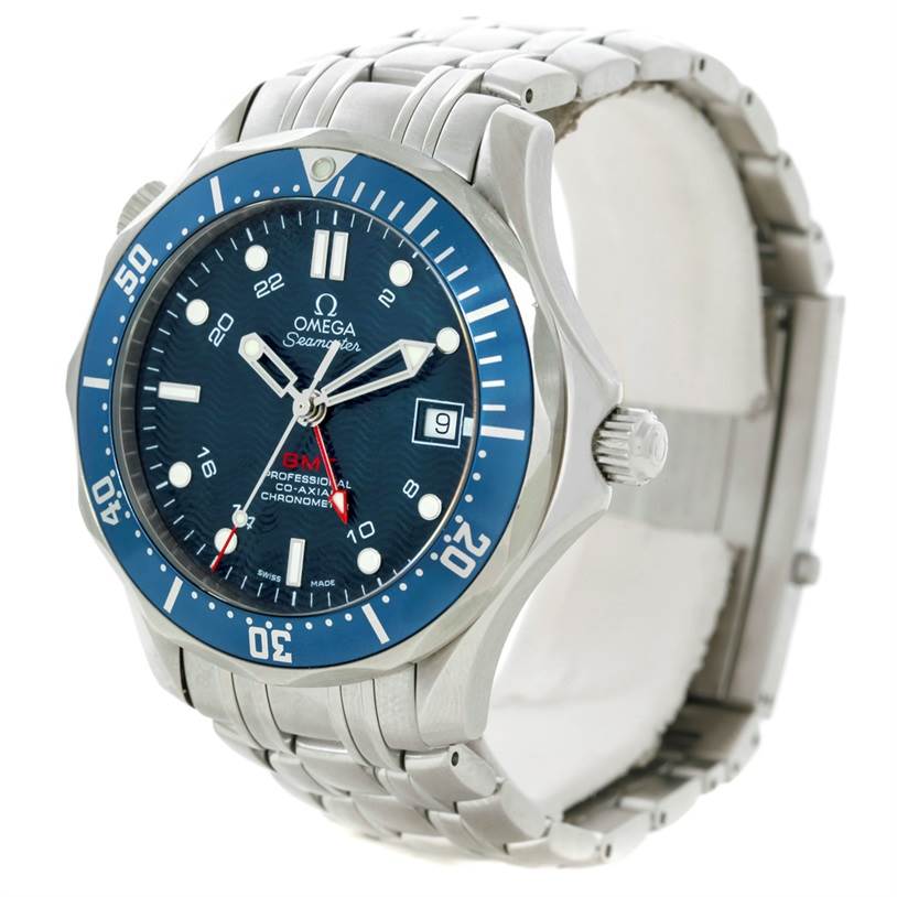 This image shows an Omega Seamaster 2535.80.00 Men's Stainless Steel Blue Dial 2535.80.00 Men's Stainless Steel Blue Dial watch at a three-quarter angle, displaying the face, bezel, and bracelet.