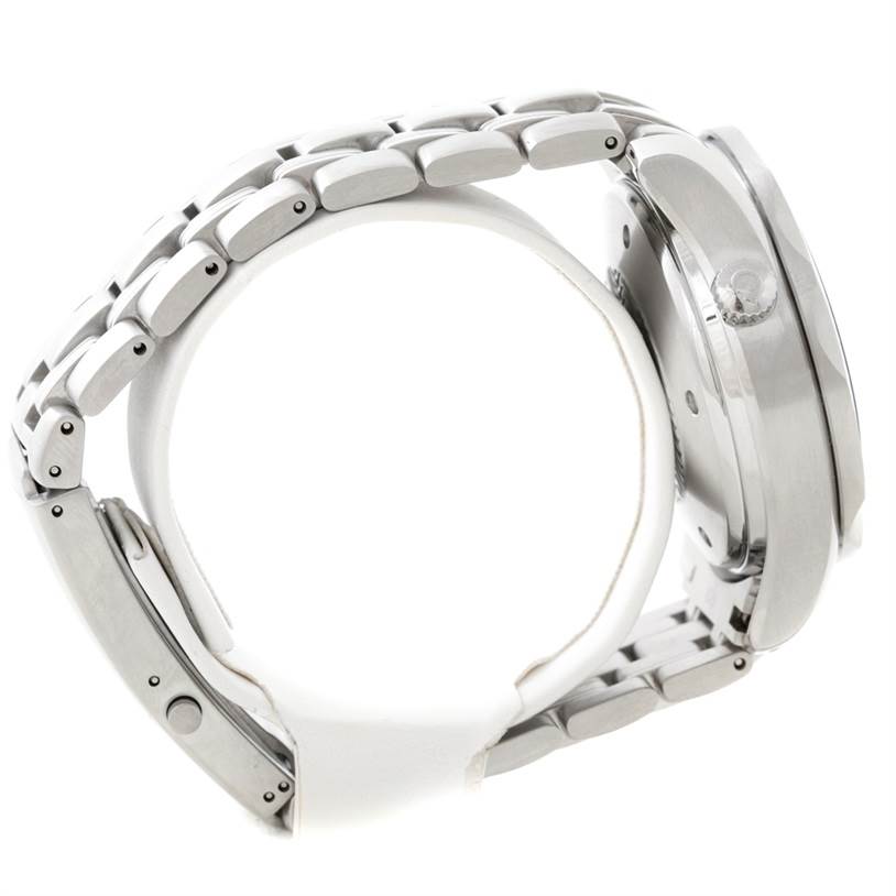 The image shows the side view of an Omega Seamaster 2599.80.00 Men
s Stainless Steel Blue Dial 2599.80.00 Men
s Stainless Steel Blue Dial watch, focusing on the stainless steel bracelet and case.